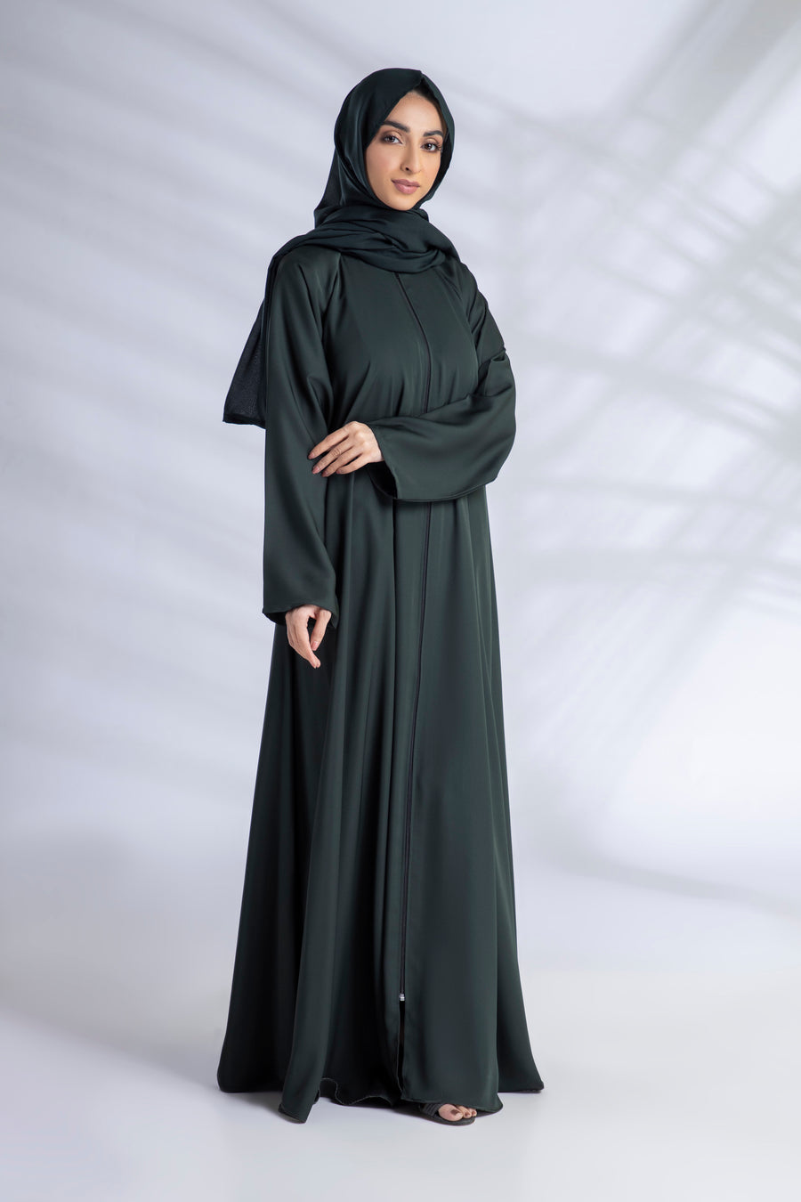 Open Button Abaya With Elastic Sleeves In Dark Brown